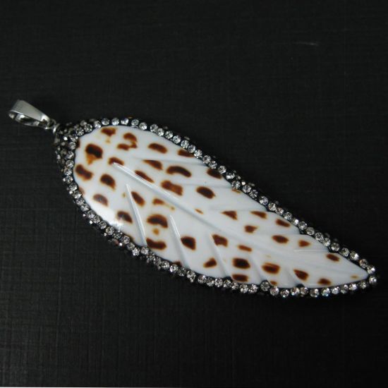 Wholesale Double Sided Curved Trumpet Shell Wing with Zircon Pave Pendant (1pc)