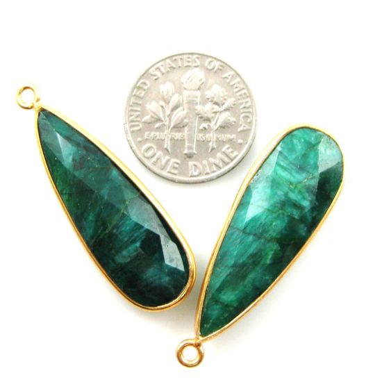 Wholesale Gold plated Sterling Silver Elongated Teardrop Bezel Emerald Dyed Gemstone Pendant, Wholesale Gemstone Pendants for Jewelry Making