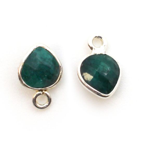 wholesale bezel gemstone-Emerald  heart charm