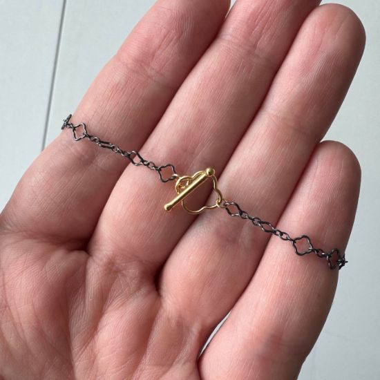 Wholesale oxidized sterling silver lariat clover chain necklace with clover shaped toggle closure