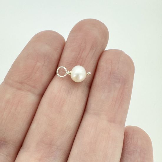 Wholesale Freshwater Pearl beads - White Pearl Charms 4.5-5mm