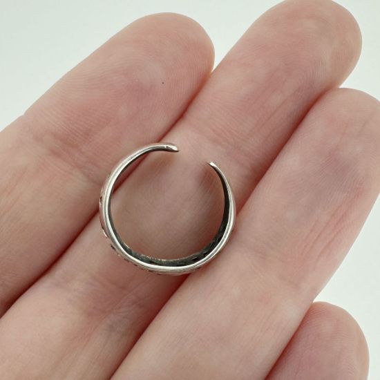 Wholesale 925 Sterling Silver Claddagh Motif Adjustable Toe Ring